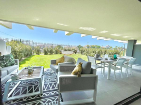 Oasis 325 Luxurious 3-bdr apartment close to Marbella